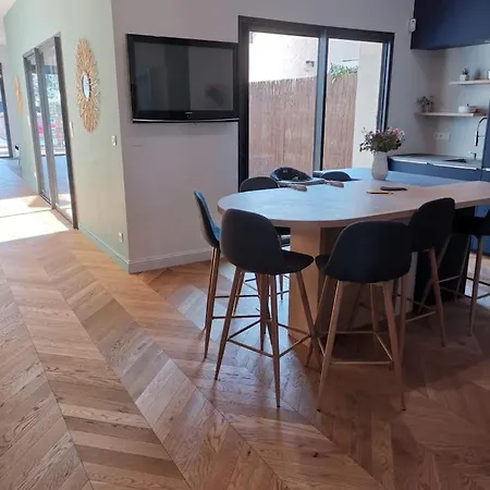 Grande Maison 6 Ch Avec Piscine Chauffee